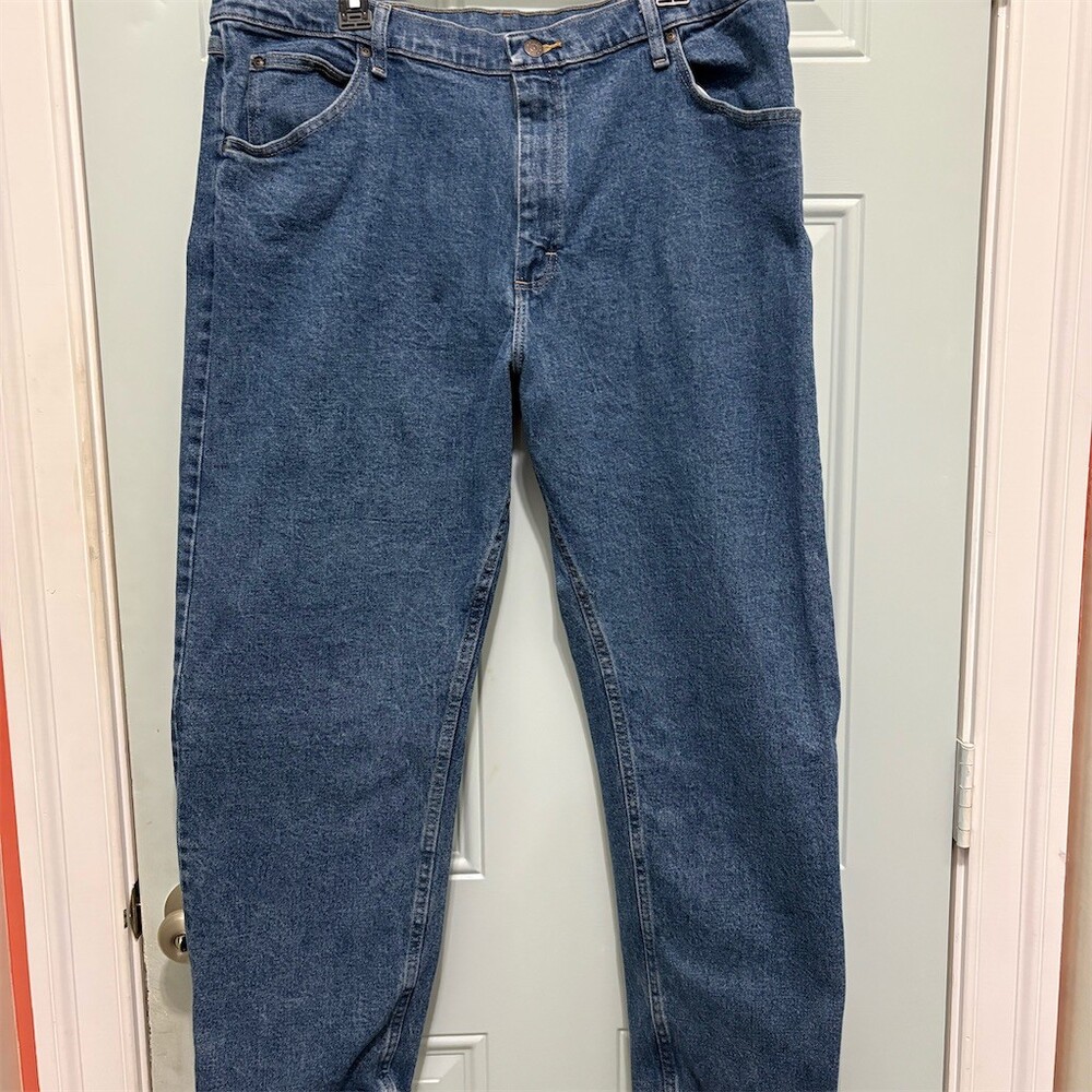 Wrangler Jeans Mens 40x30 Blue Denim Straight Leg Classic 5-Pocket Casual